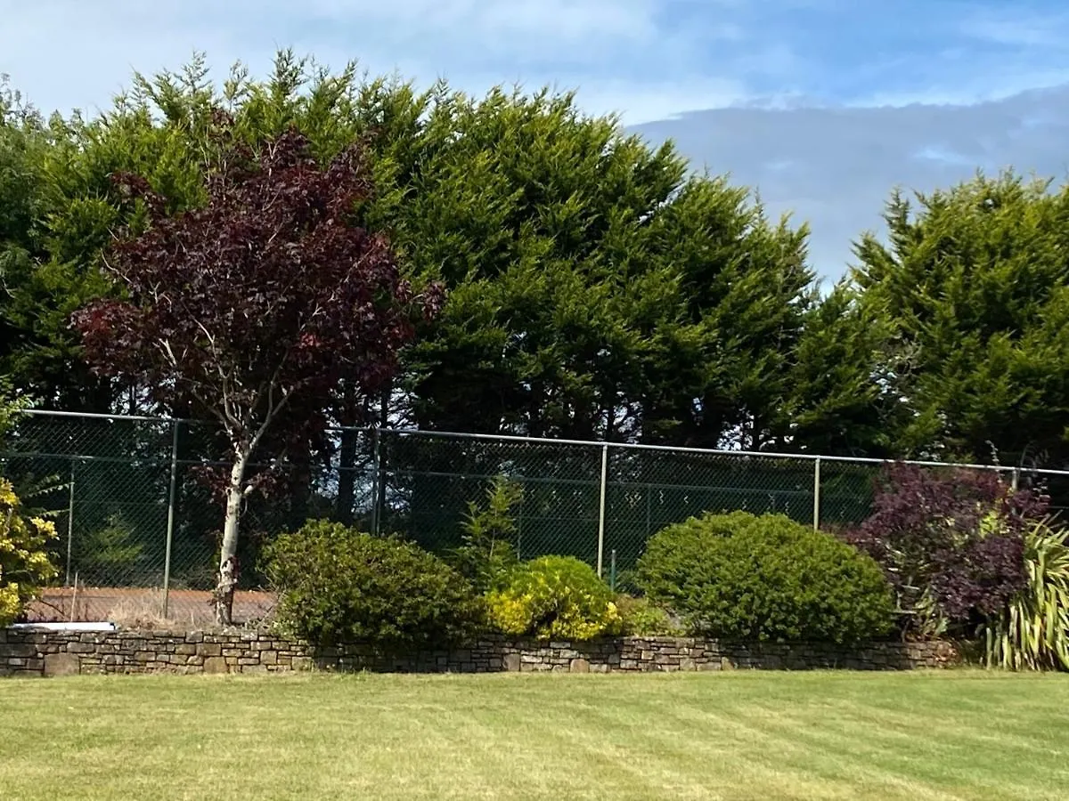 Sanctuary Lodge Cork 0*,